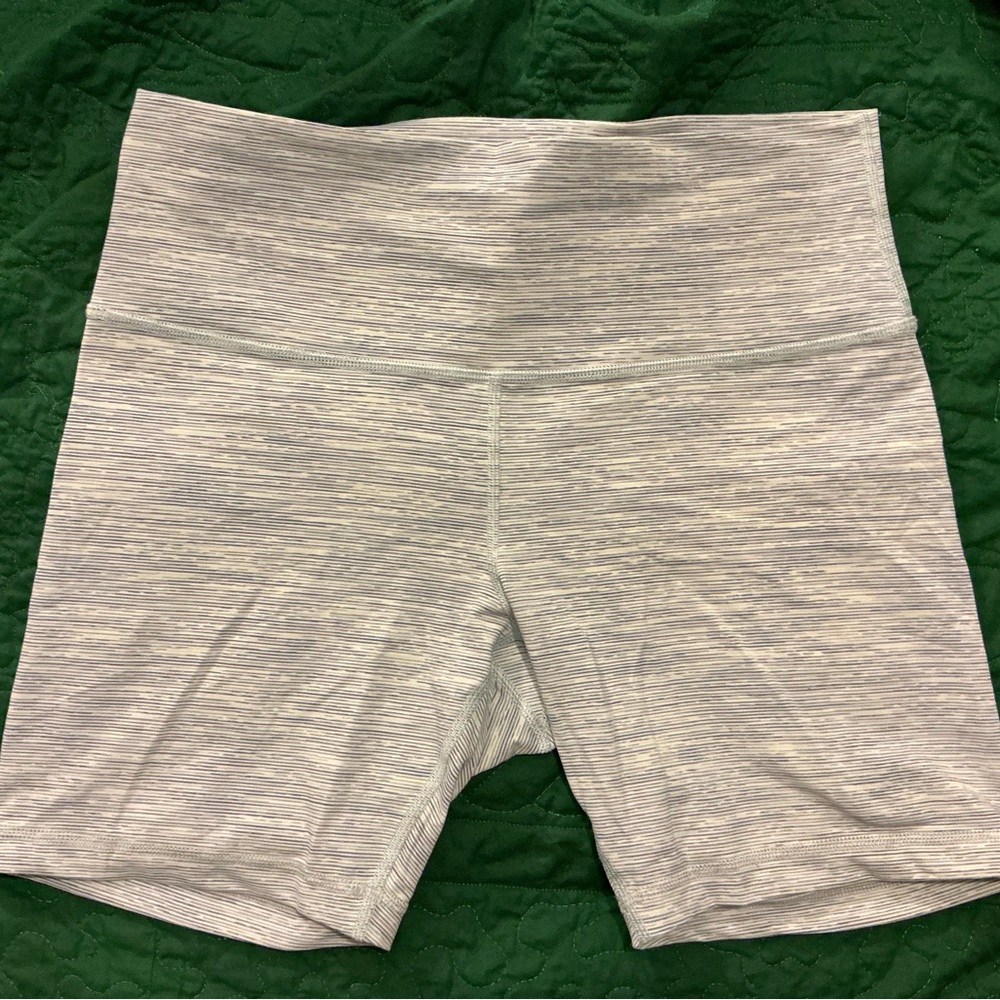 lululemon: Wunder Under High-Rise Crop Short 6”, size 12 (W6AXTS)